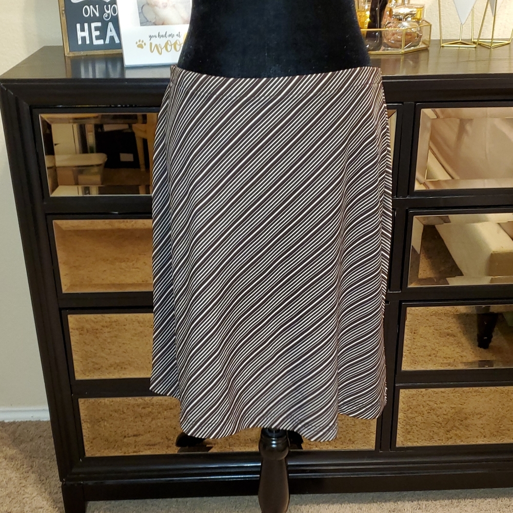 EUC GAP Brown & White Stripped Skirt sz L